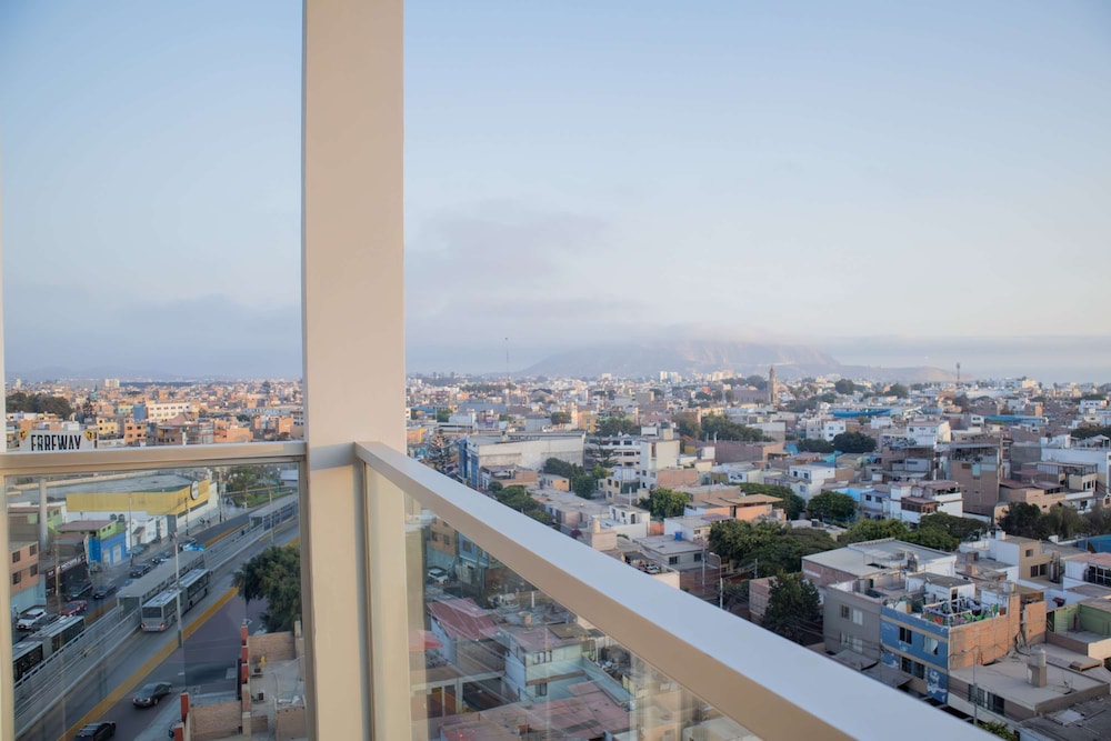 w Minimalist 2BR w Balcony in Barranco