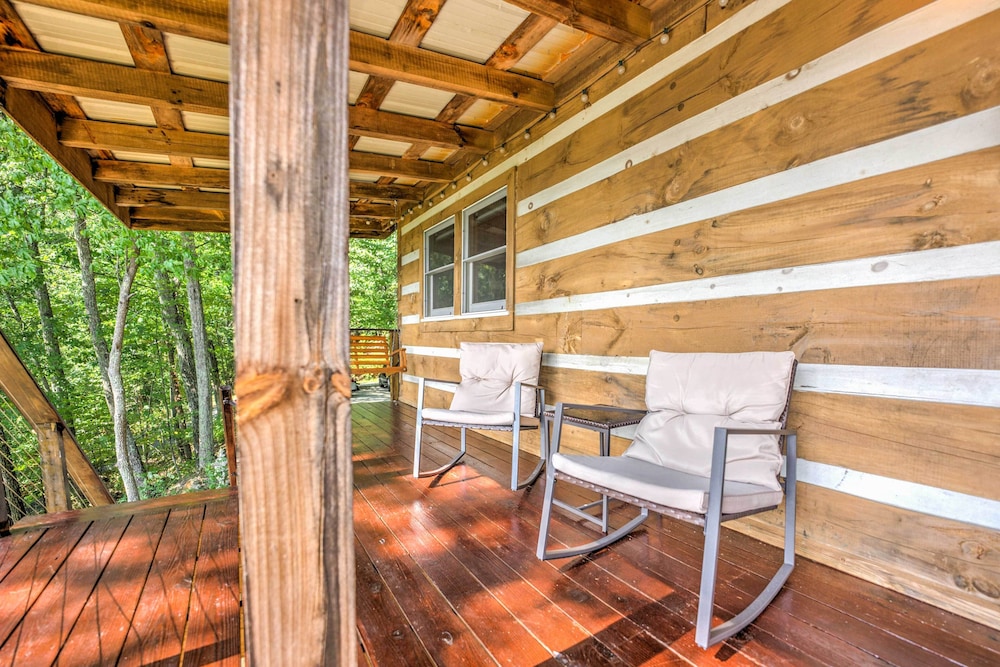 Mountain View Cabin w/ Hot Tub: 27 Mi to Asheville view 5