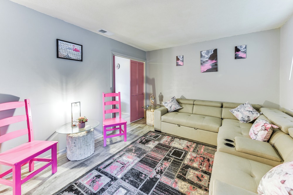 2 Mi to Coligny Beach: Hilton Head Home w/ Patio