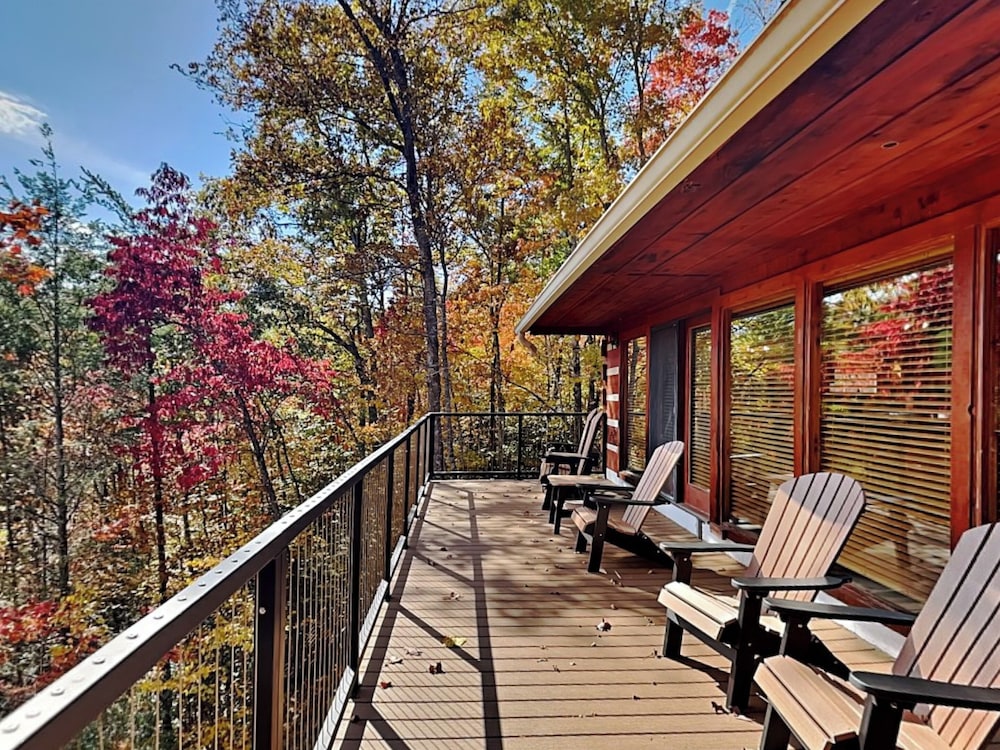 Alexander's Lookout by Jackson Mountain Rentals