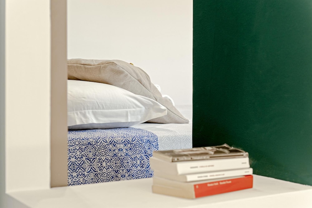 Li-e625-ital191a1 - The Boutique Apartment view 3