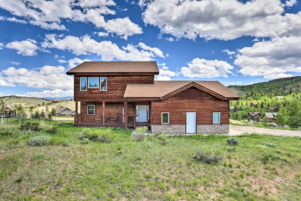 Sauna & Pool Table: Family Home on Lake Chicagon view 2