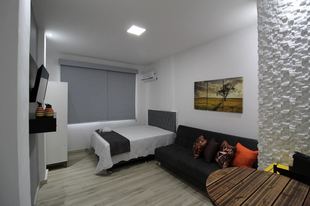 Copacabana 2 PAX Br1029 Z4 view 3