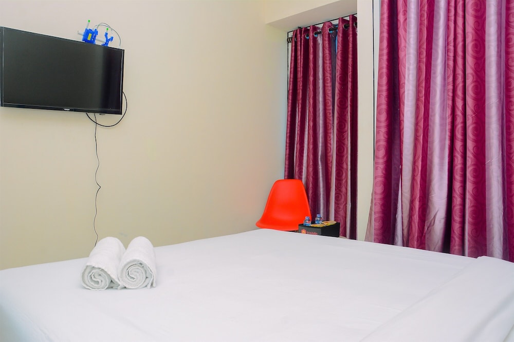 Minimalist and Fully Furnished Studio Tifolia Apartment view 4