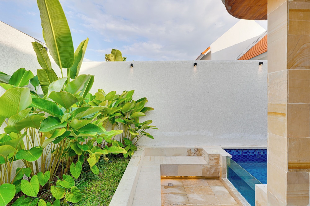 LaLuxe Villa and Residence