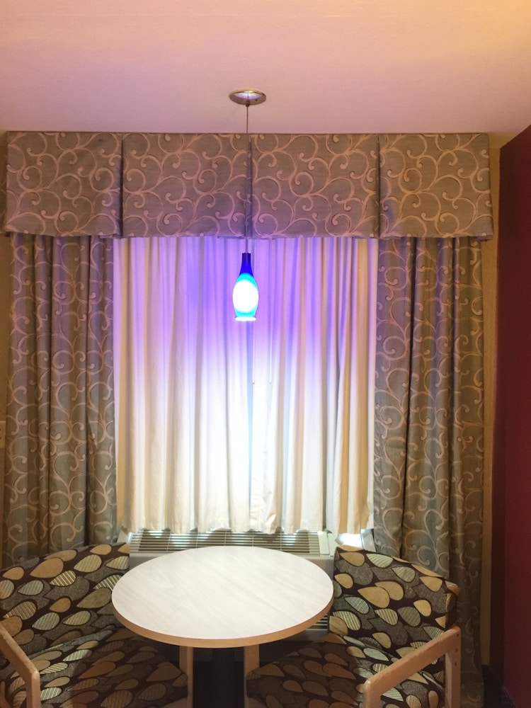 Garden City Vacations - Americas Best Value Inn Garden City - Property Image 20