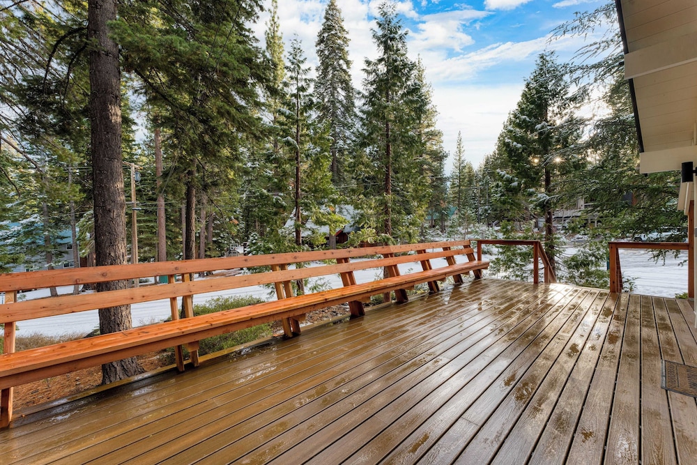 Cozy Modern Cabin w/ Sauna & Fireplace 5 Mins to Lake Peaceful Tahoe Retreat by Avantstay