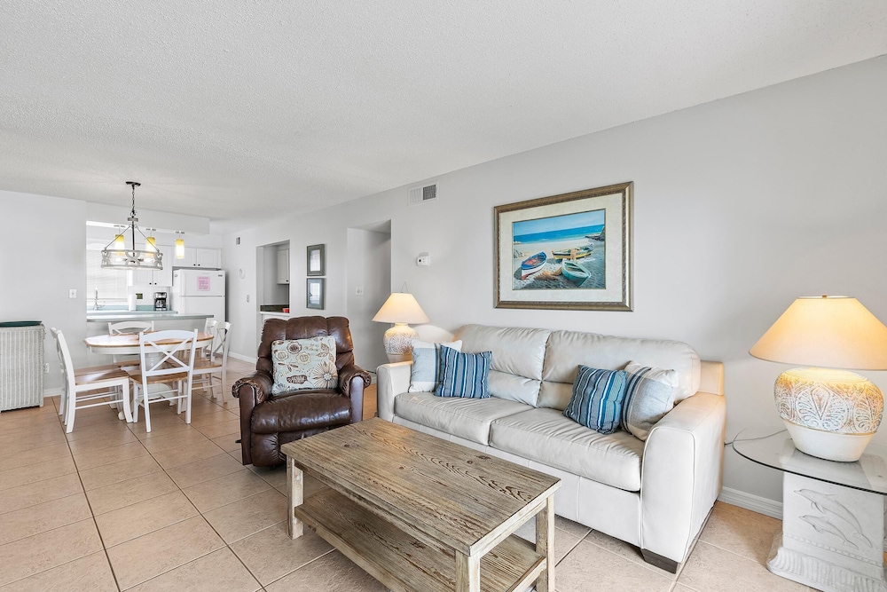 Colony Beach Club 120