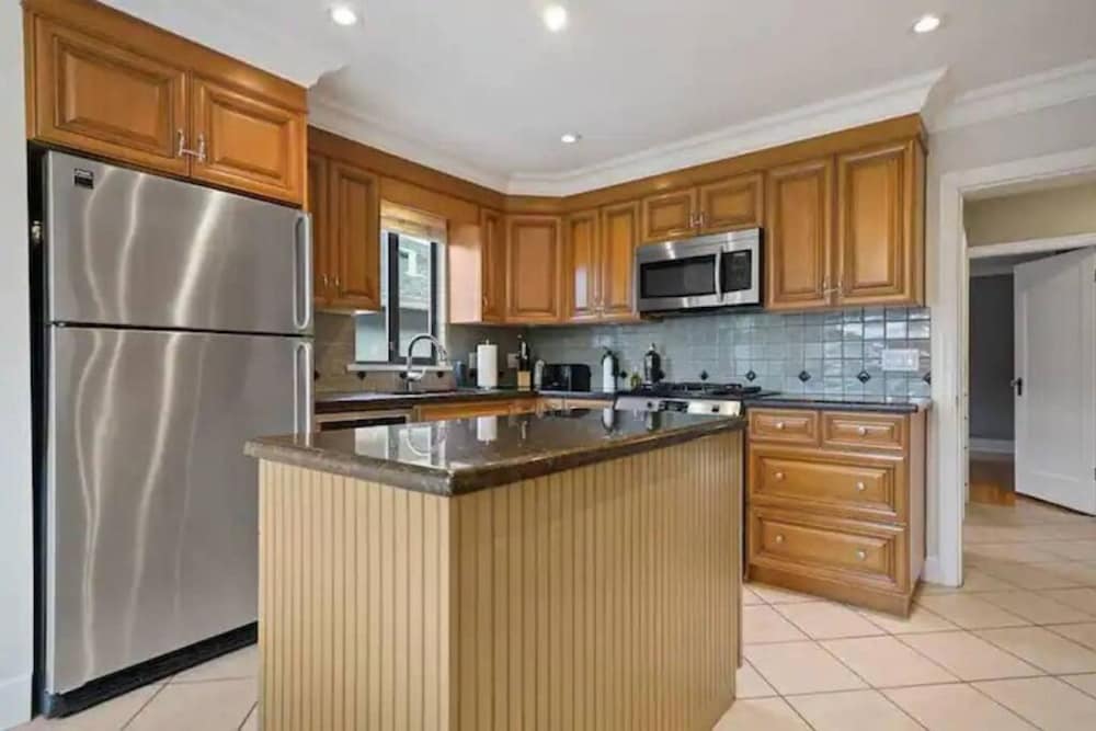Comfy Kitsilano House