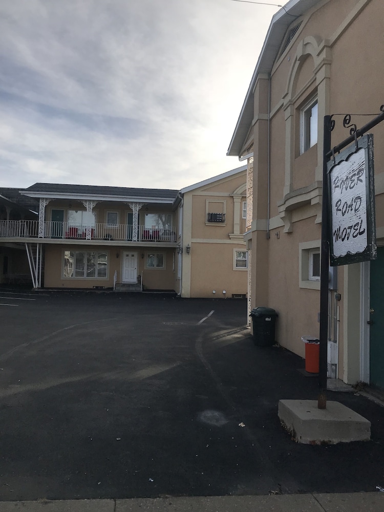 River Road Motel