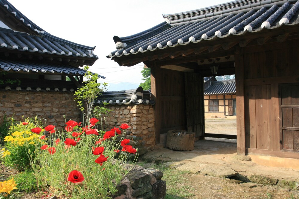 Yi Jin-rae's Historic House