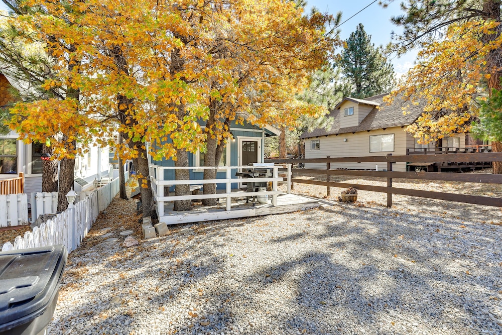 Sugarloaf Cabin w/ Fireplace Near Big Bear Lake - Property Image 7