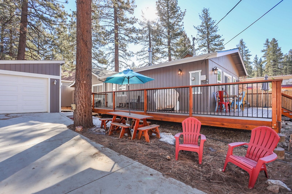 Comet's Cabin