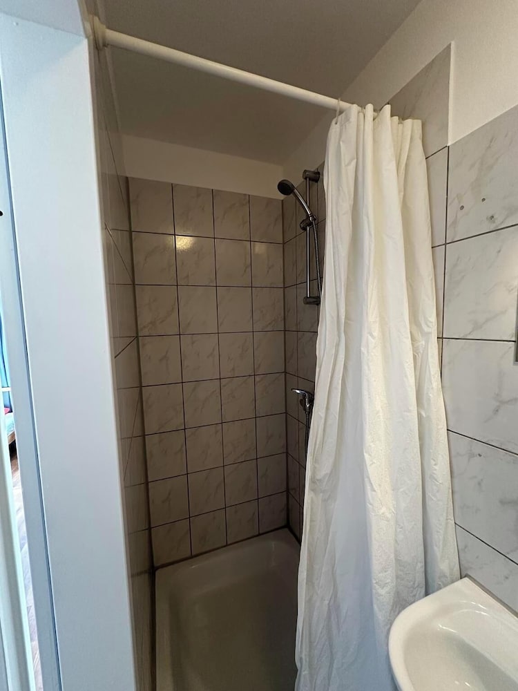 2-Rent Group Hostel Apartments HAN53