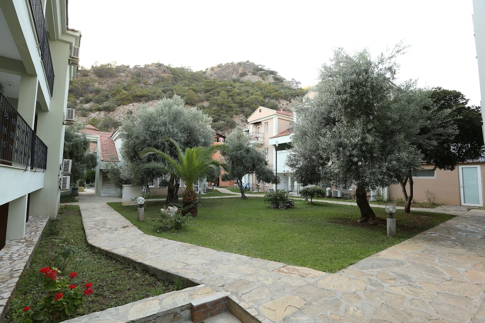 The Tower Hotel - Image 5