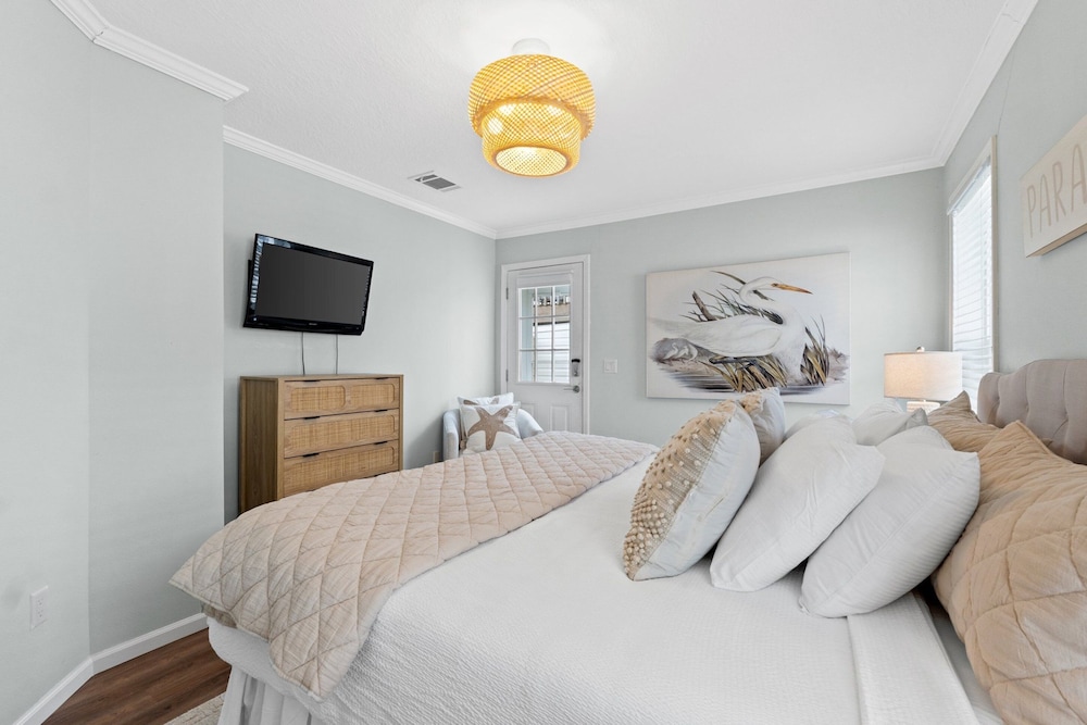 Pet Friendly Beach House - Hakuna Matata
