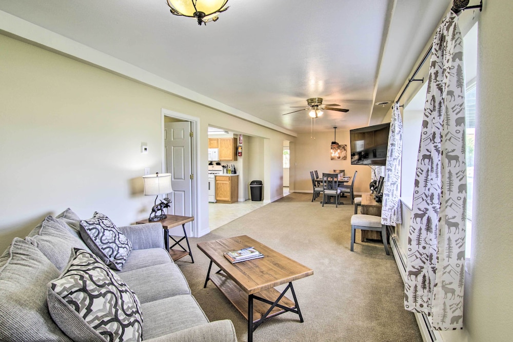 Montana's Emigrant Peaks Getaway: Apt w/ Mtn Views