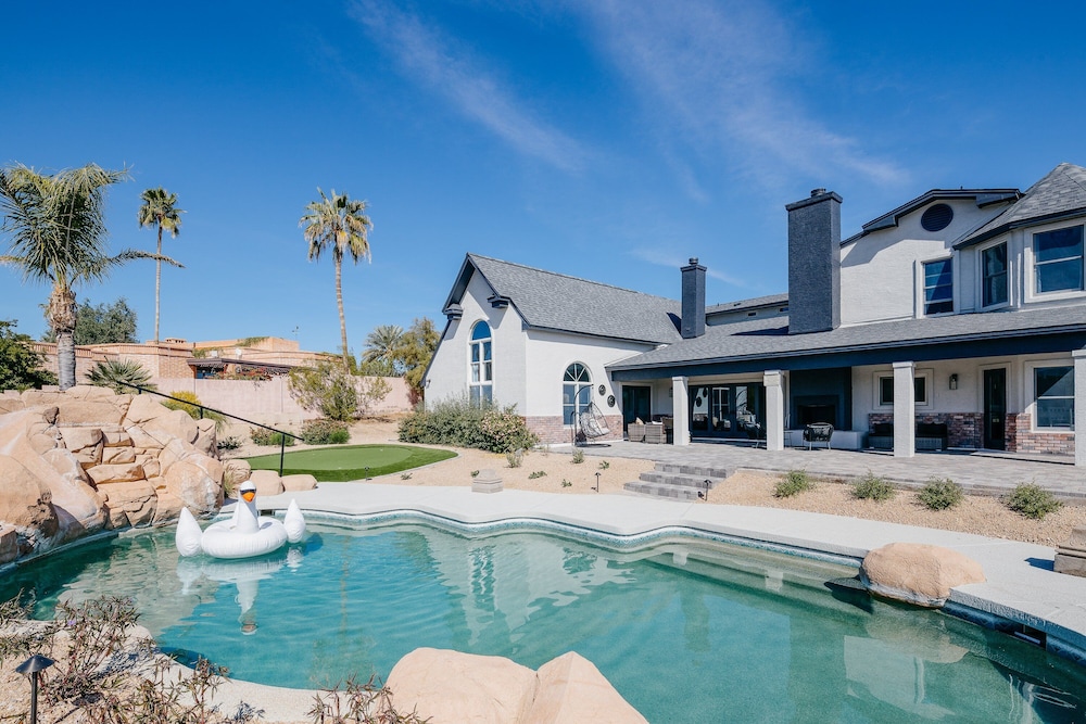 Majestic Mountain Mansion-heated Pool-guest House