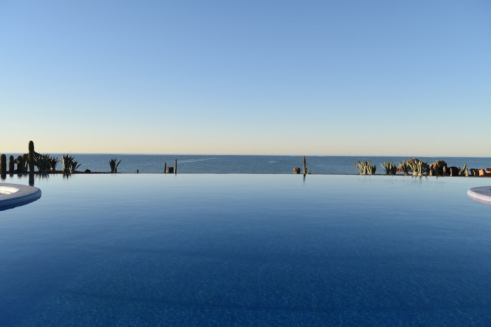 Encanto Living 1201 -4BR by Kivoya