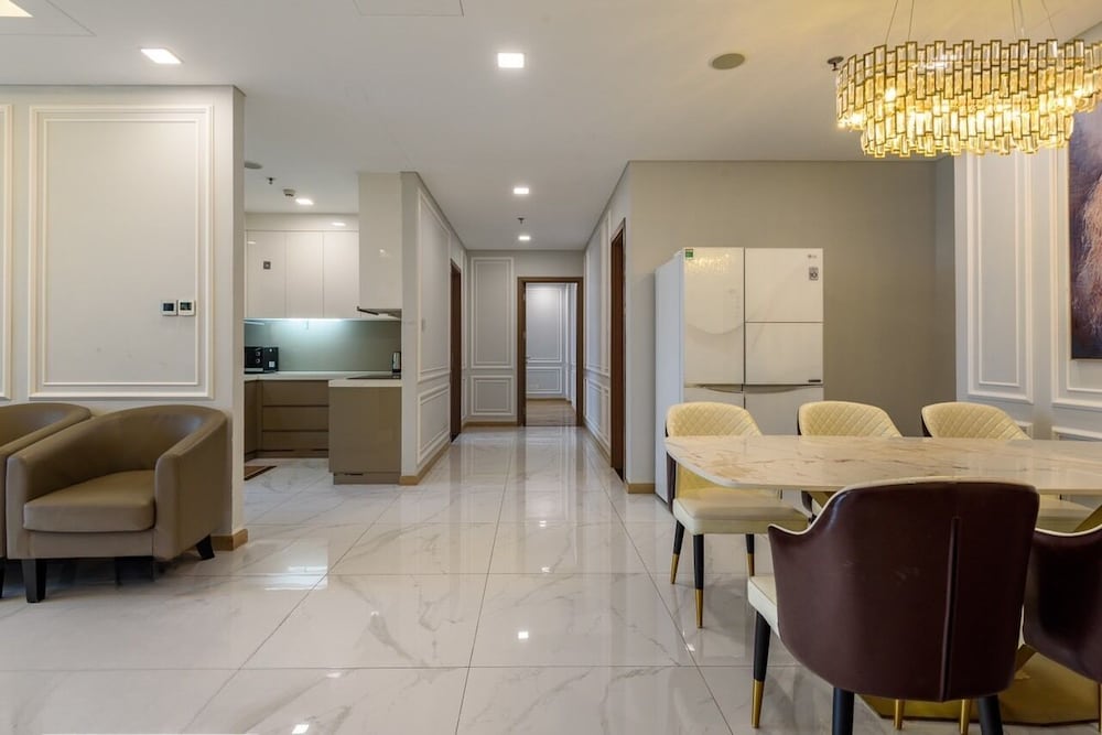 Somi Luxstay Landmark 81