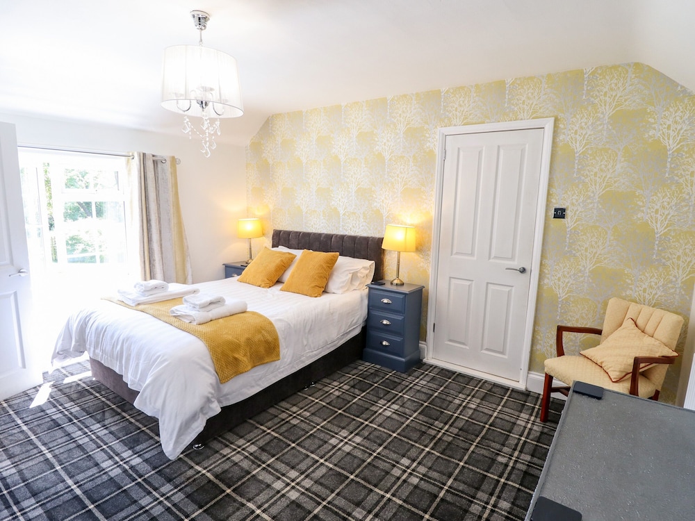 Holly Cottage