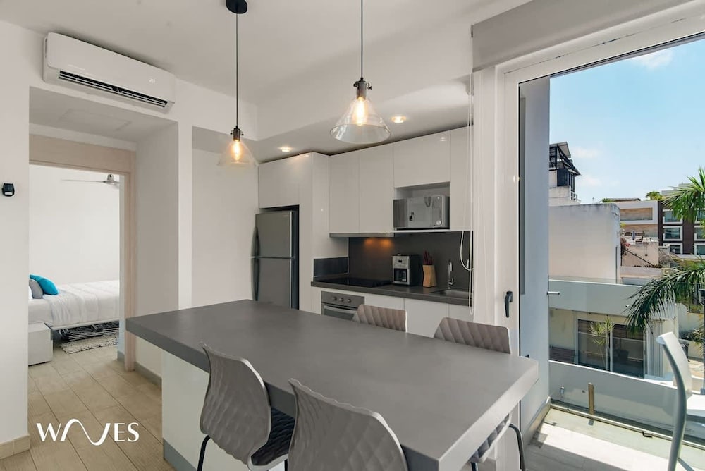 1 Br w 5th Avenue View Steps From the Beach
