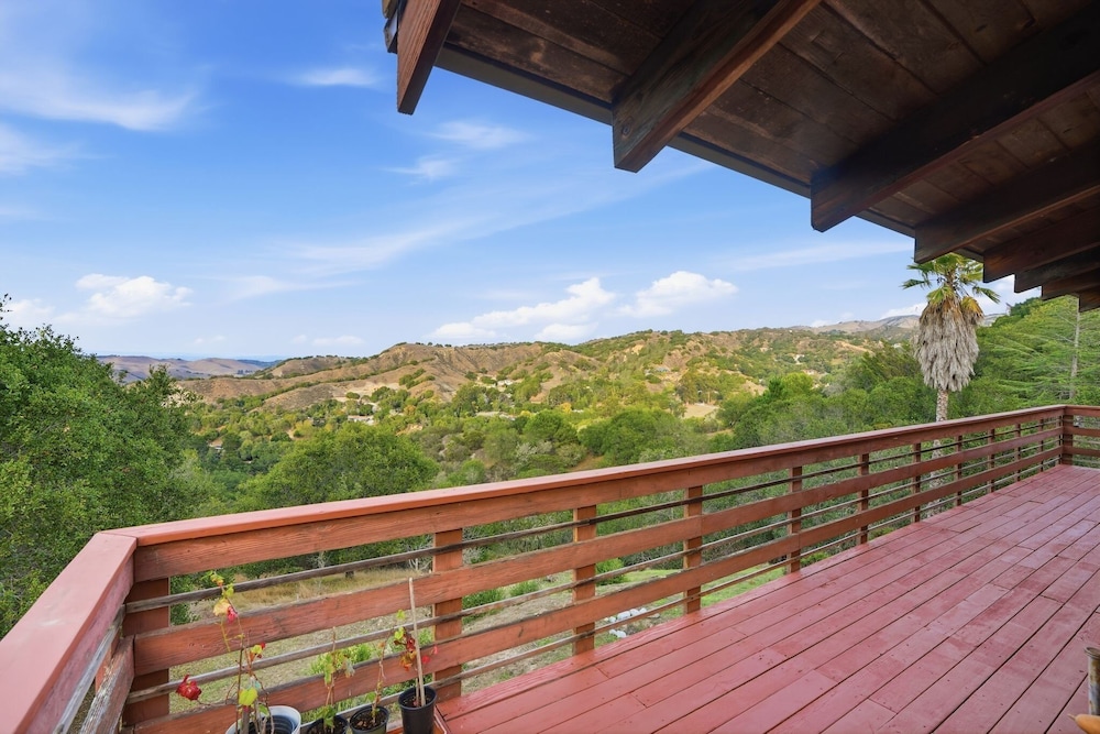 Peaceful Retreat With Panoramic Views 3 Bedroom Home