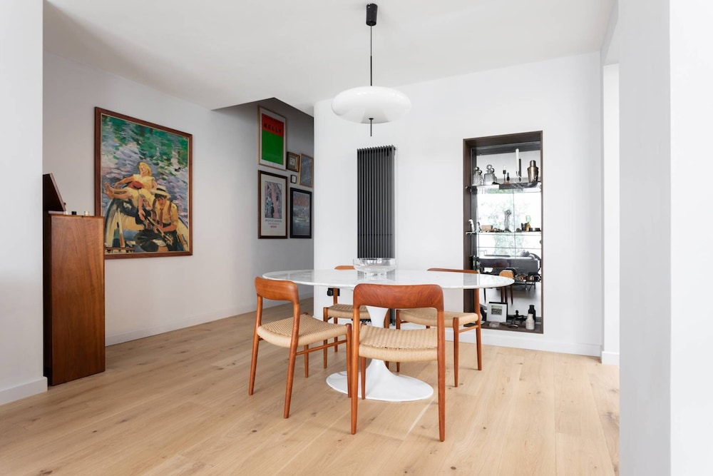 Redcliffe Square XII by Onefinestay