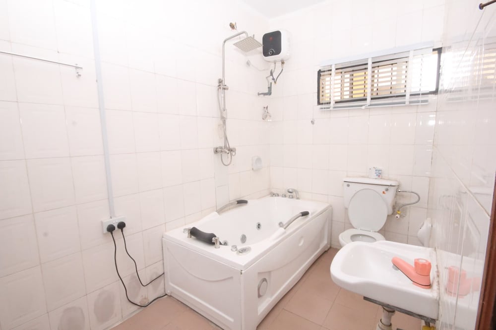 White House Service Apartment