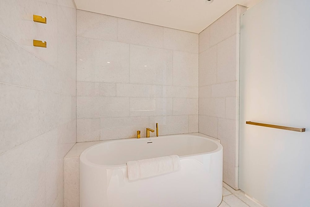 Five Palm 2br - High Floor With Full Marina View