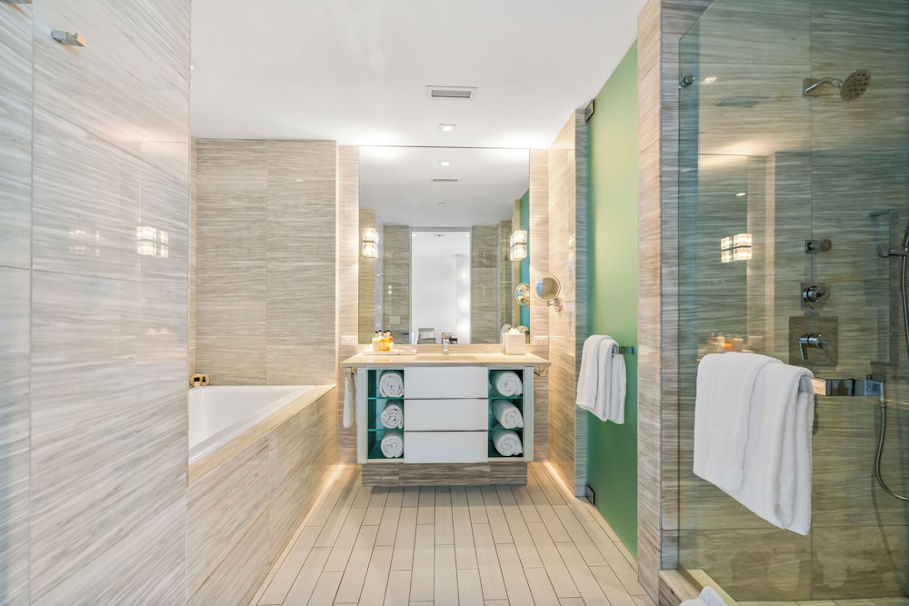 Luxury Vacation Rentals in South Beach by LRMB