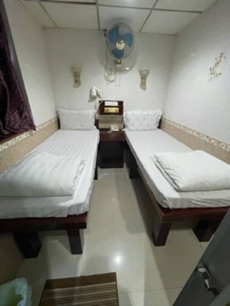 Everest Hostel