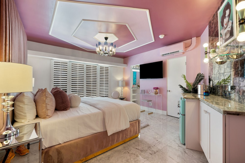 Palm Springs Vacations - The Velvet Rope - Property Image 6