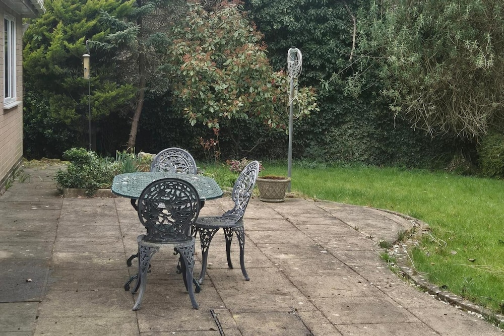Bungalow - Sleeps 6 - Garden - Wheelchair Access