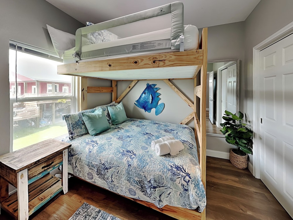 Inn at Turtle Cove by Miss Kitty’s