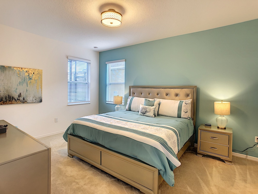 Crofton Villa by Florida Spirit - Image 5