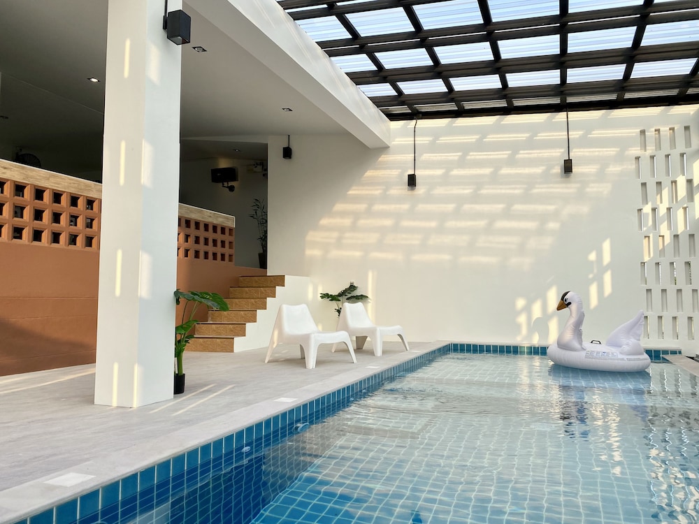 Maerim Villa & Pool