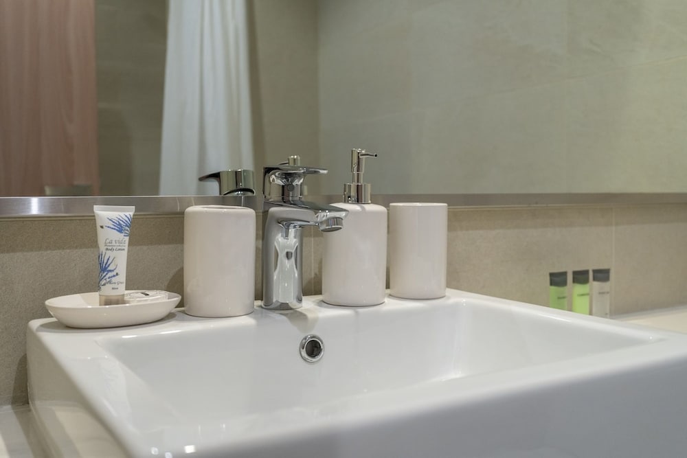 Wonderful Studio Apartment With Balcony at Farhad Azizi