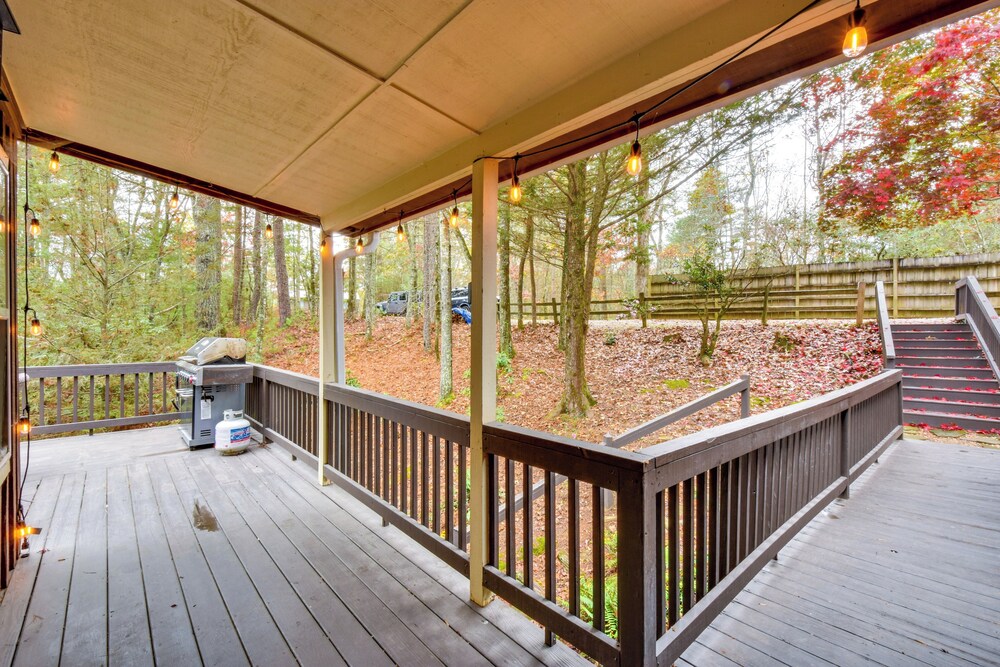 1 Mi to Beach: Lake Rabun Home w/ Carriage House