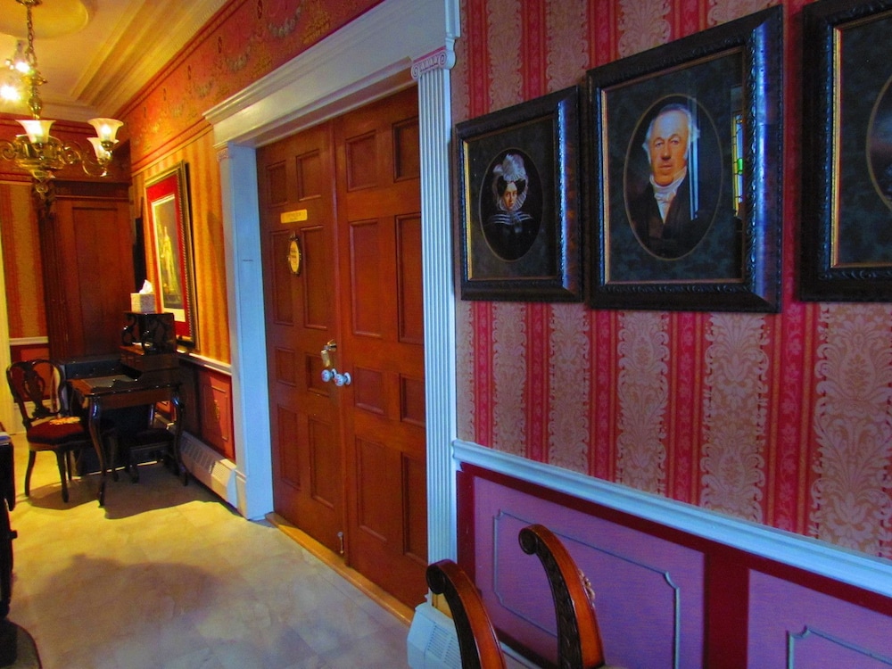 Brockville Vacations - The Noble Suites - Property Image 15