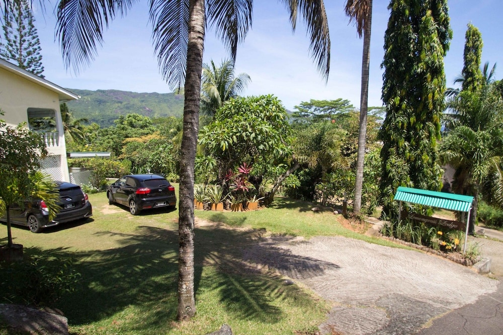Lemongrass Lodge