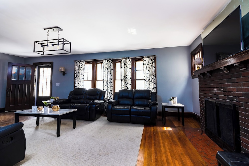 5Br, 1.5 Ba Close To Niagara Falls State Park