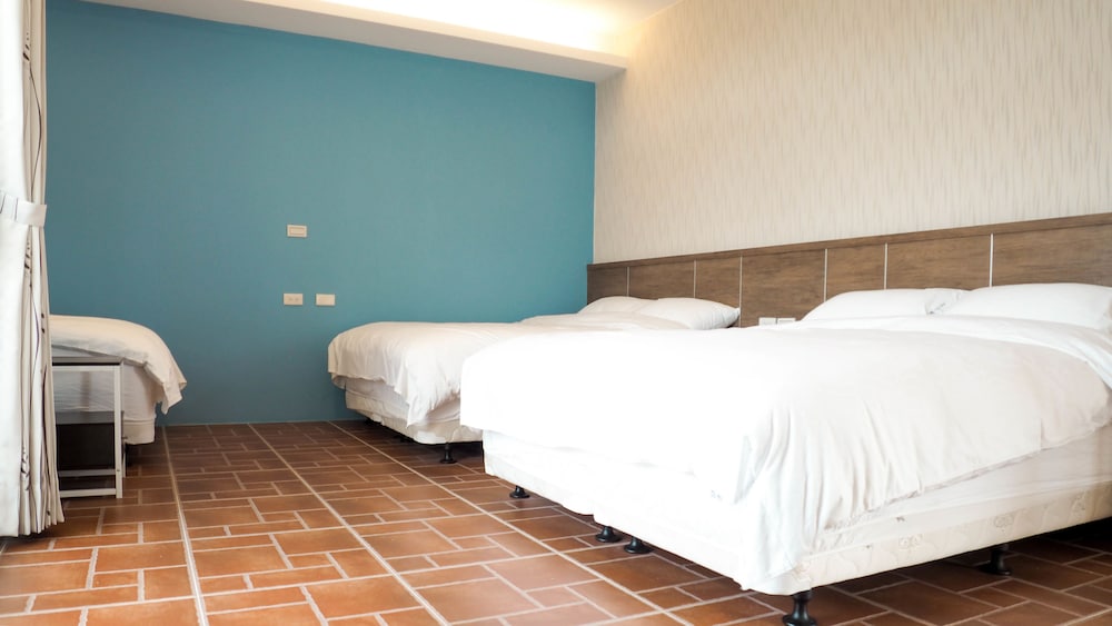 TipsyHotel