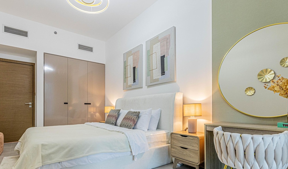 Exclusive 1BR Urban Oasis Canal