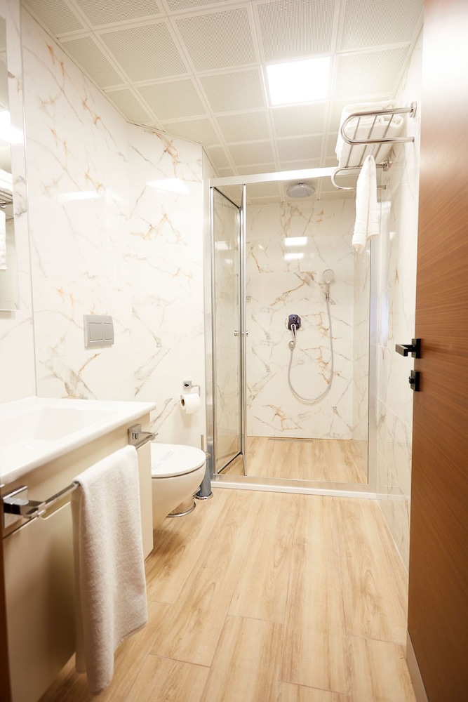 Mira Otel Alsancak - Image 23