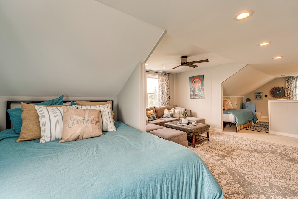 Canal-front St Clair Shores Home: 2 Mi to Dtwn