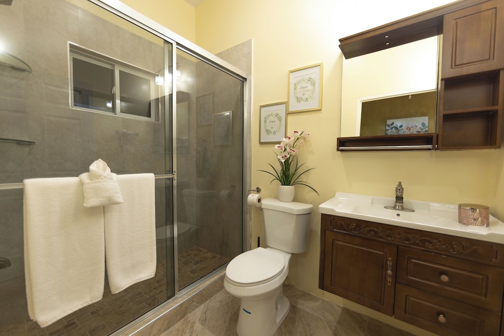 Majestic Heights Bed & Breakfast