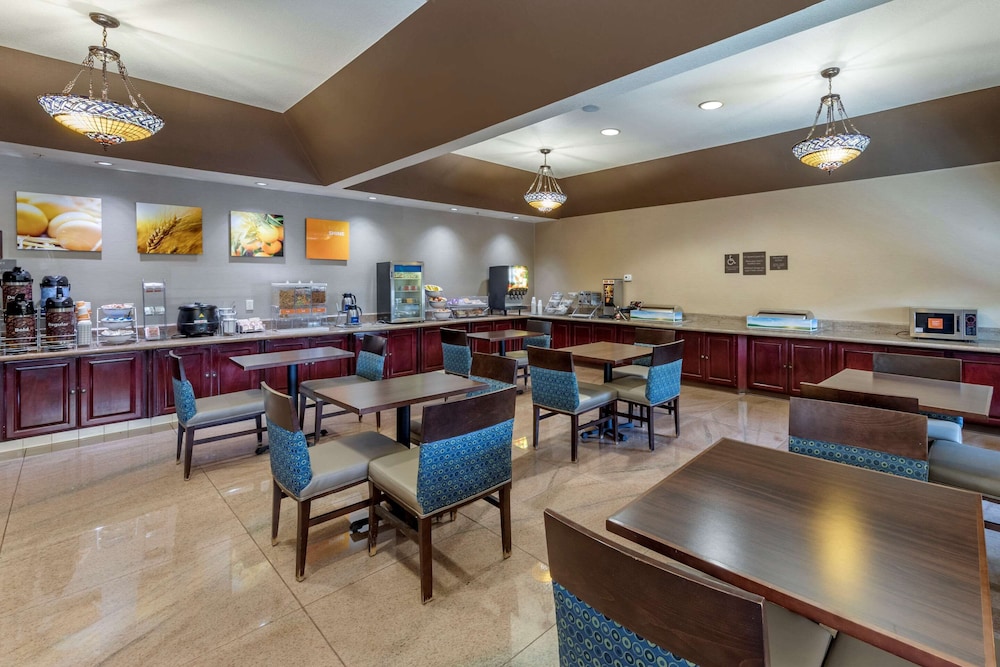 Redlands Vacations - Comfort Suites Redlands - Property Image 18