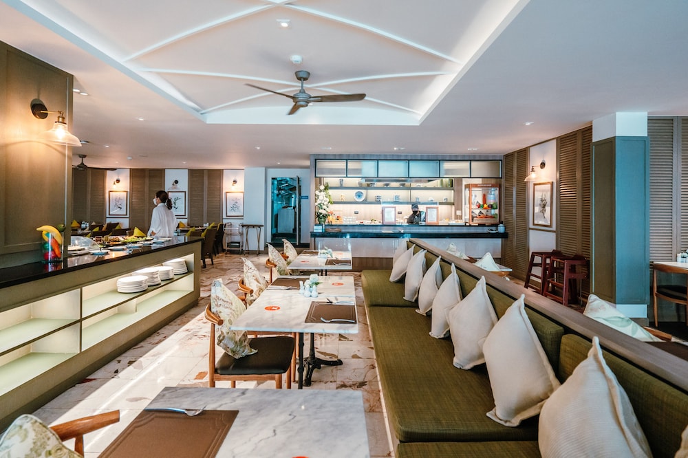 Sawaddi Patong Resort & Spa by Tolani, photo 54