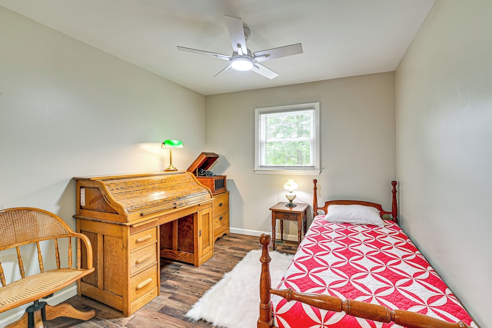 11 Mi to Danville: Family Home in Lancaster